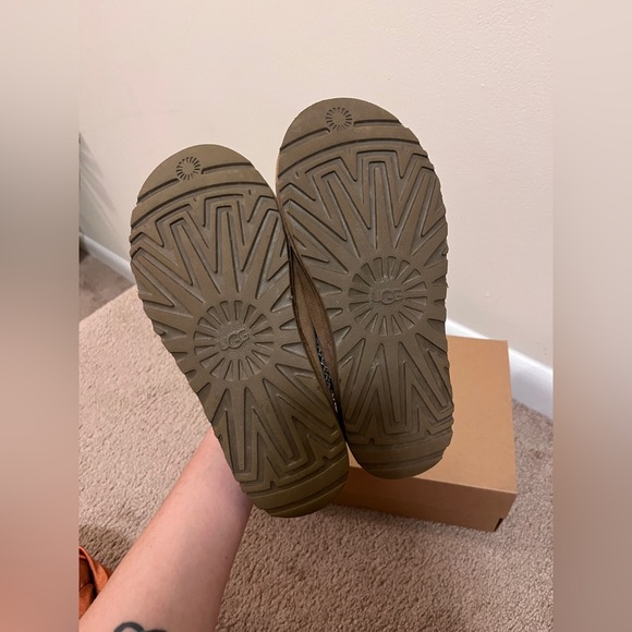 SOLD DO NOT BUY - UGG Tasman Slippers - Picture 4 of 4